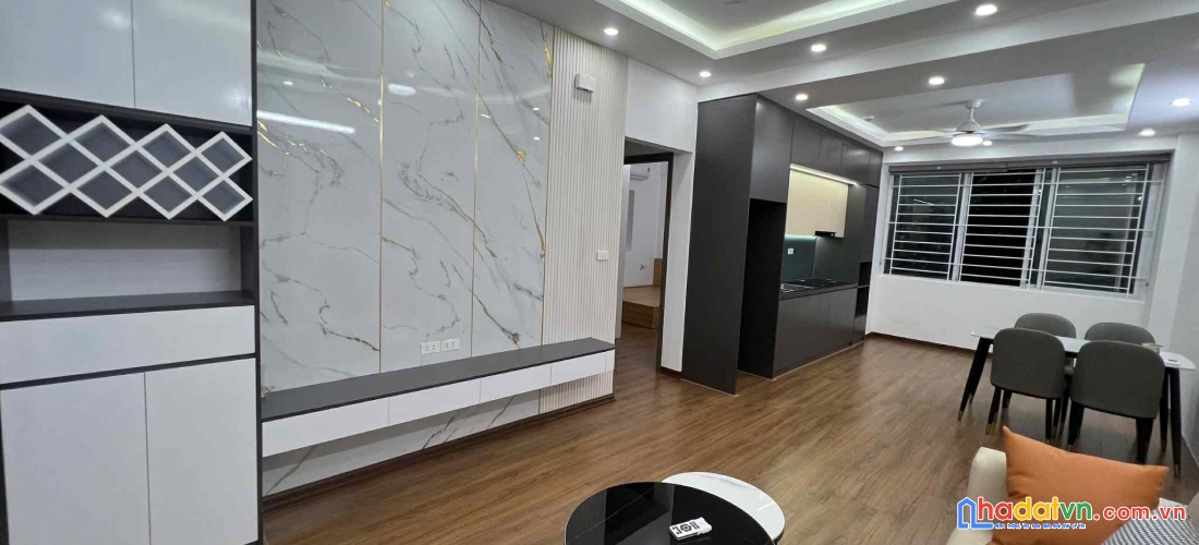 Chính chủ bán căn hộ chung cư khu đô thị đặng xá/gia lâm/ 70m2 2ngủ 2vs đông nam