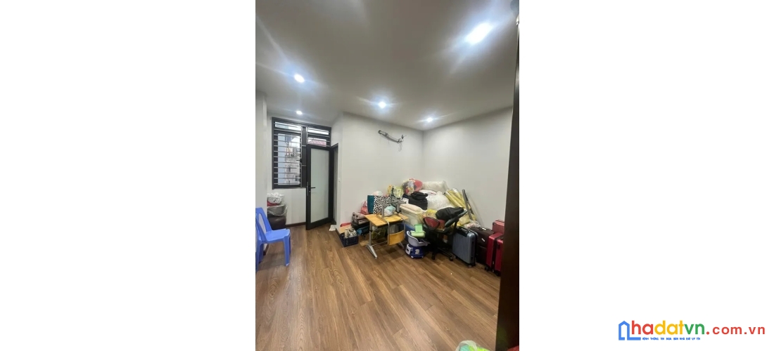 Bán nhà 4 tầng ngọc hồi, 40m2, mặt tiền 4.2m, sổ đỏ chính chủ, giá 6.8 tỷ