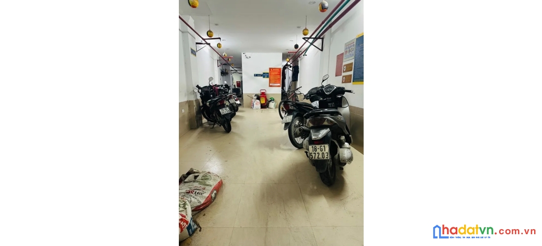 Bán nhà triều khúc. thanh xuân. 9 tầng thang máy. dt 100m2. mt 3.5m. giá 22.4 tỷ