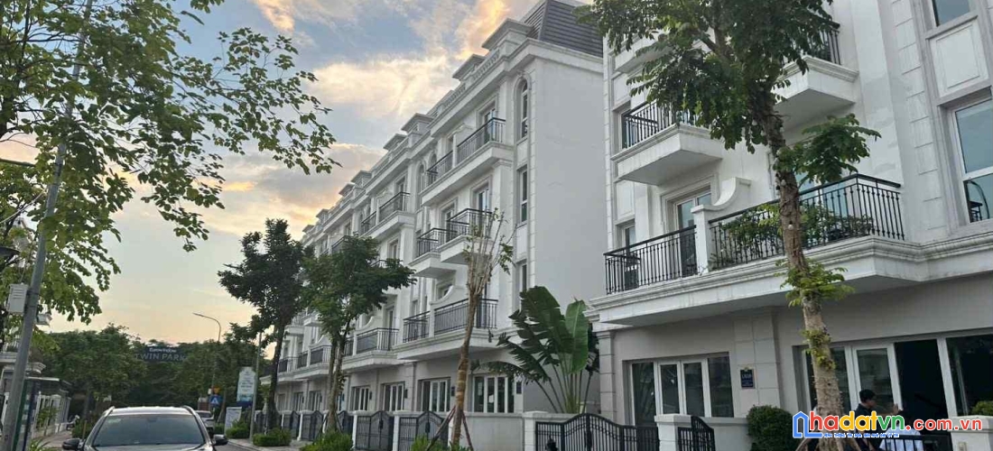 Bán nhà phố mặt tiền hoàn thiện trung tâm trâu quỳ,gia lâm, 90m2 mặt tiền 6m 4 tầng