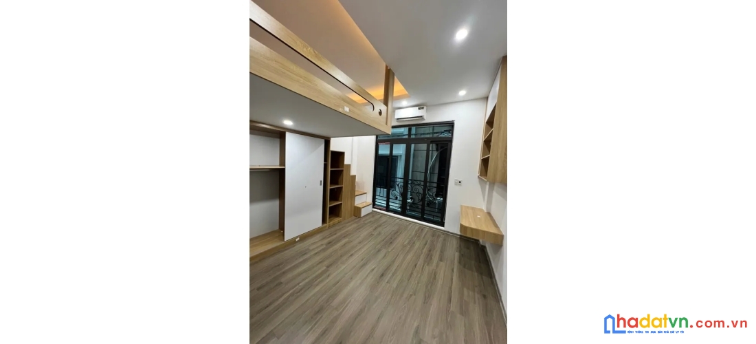 Bán nhà thịnh quang. đống đa. 6 tầng thang máy. dt 50m2. mt 5m. giá 13.7 tỷ.