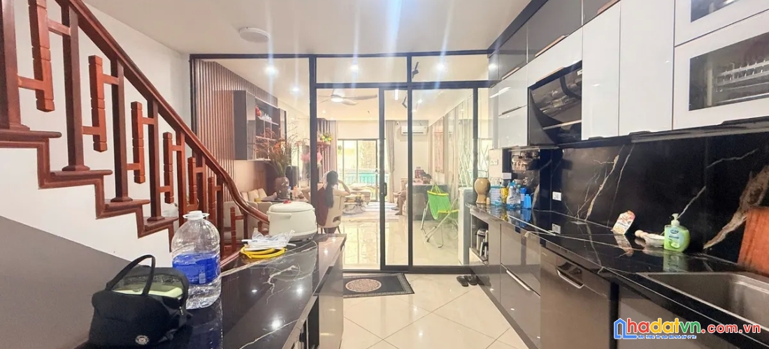 Bán nhà dương quảng hàm. cầu giấy. ô tô. dt 50m2. mt 4.3m. 6 tầng. giá 18.4 tỷ
