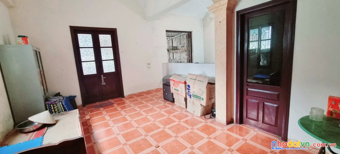 Bán nhà đường cầu giấy. cầu giấy. ô tô. dt 161m2. mt 7.7m. 4 tầng. giá 45.8 tỷ.