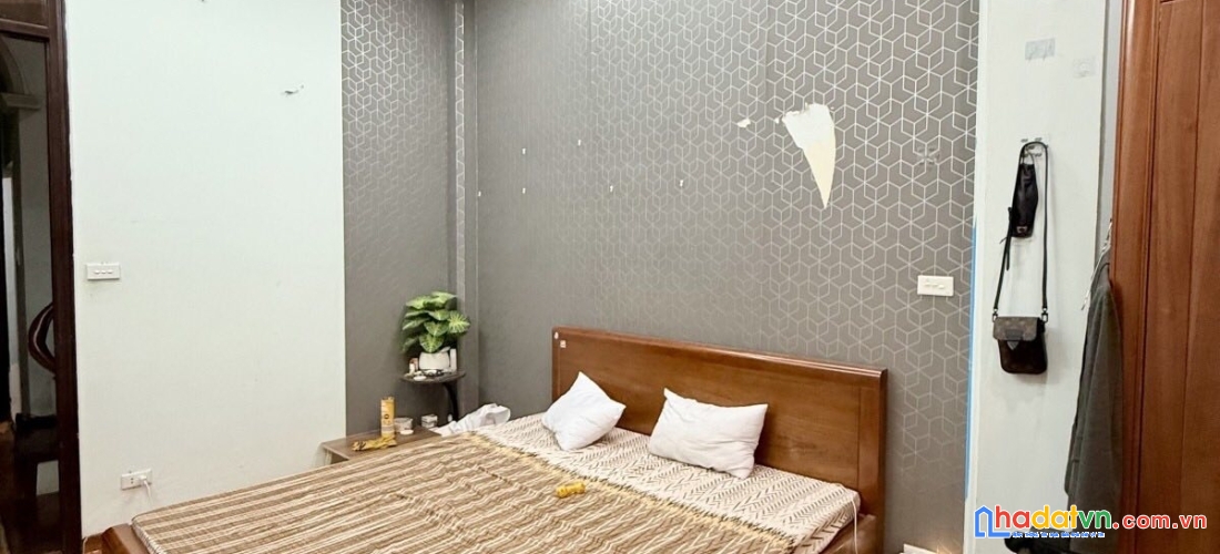 Bán nhà phố trường chinh, thanh xuân 43m, 5 tầng. giá: 16.8 tỷ. lh: 0937158386