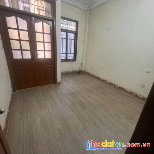 Bán nhà lạc long quân. cầu giấy. ô tô. dt 42m2. mt 3.7m. 4 tầng. giá 13 tỷ.