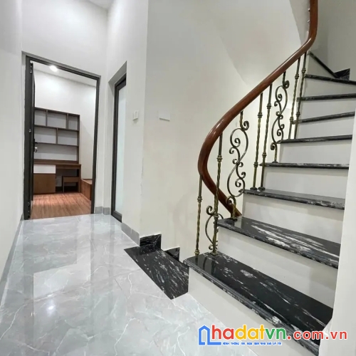 Bán nhà khâm thiên. đống đa. dt 42m2. mt 4m. 4 tầng. giá 8.65 tỷ
