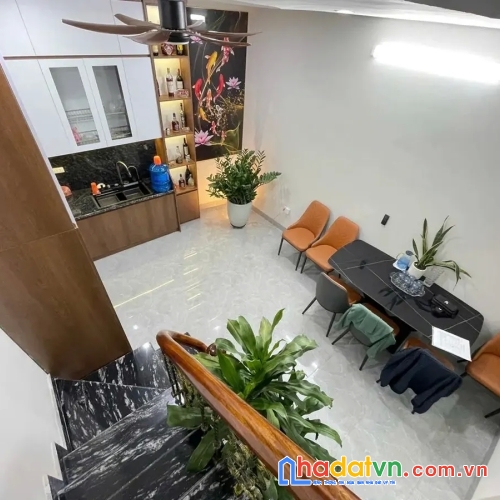 Bán nhà khâm thiên. đống đa. dt 42m2. mt 4m. 4 tầng. giá 8.65 tỷ