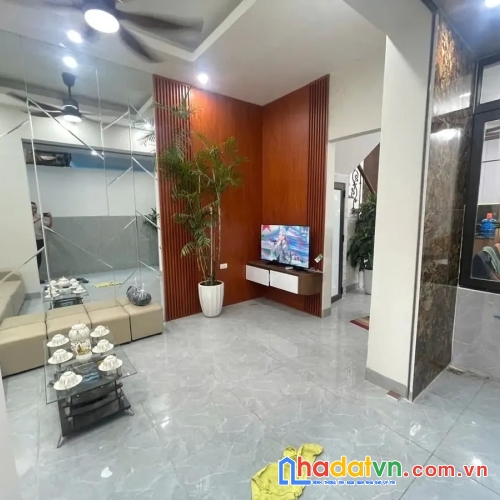 Bán nhà khâm thiên. đống đa. dt 42m2. mt 4m. 4 tầng. giá 8.65 tỷ