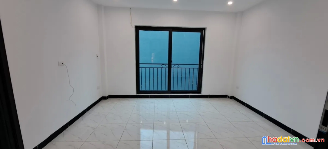 Bán nhà ngọc hồi 4 tầng x 43m2, mặt tiền 4m, giá 5.9 tỷ