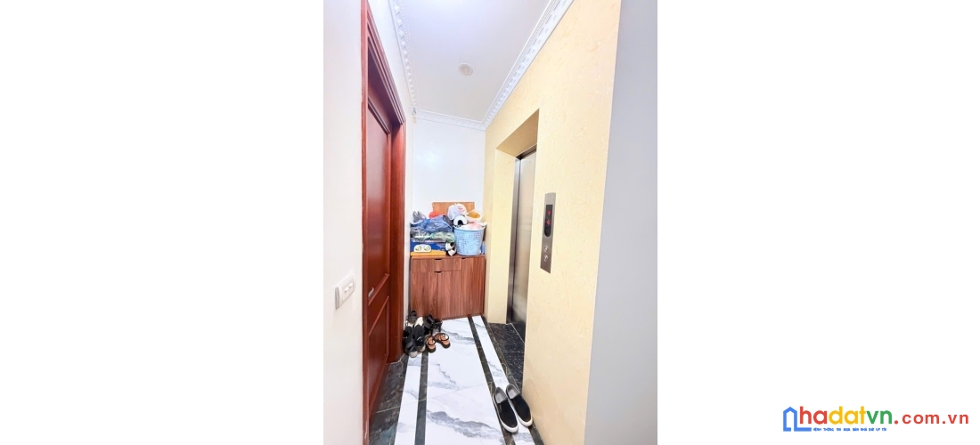 Bán nhà phố tam khương, đống đa 42m, 8 tầng. giá: 18.5 tỷ