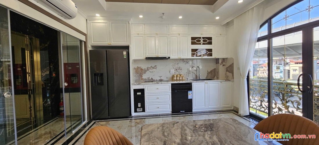 Bán nhà mặt phố đại la, hai bà trưng 45m, 7 tầng, mt 5m. giá: 30.9 tỷ. lh: 0937158386