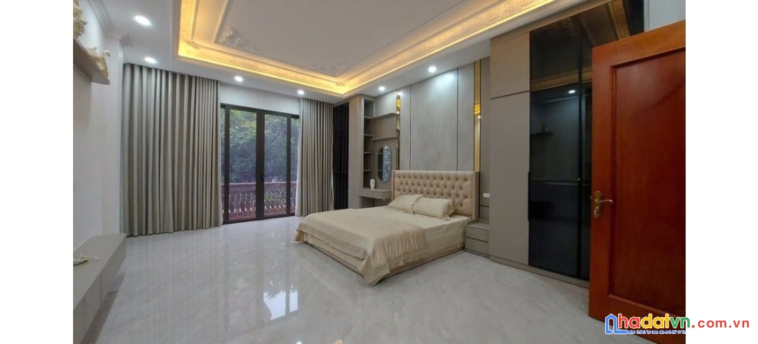 Bán nhà đầm trấu, hai bà trưng 55m, 7 tầng, mt 5.2m. giá: 32.3 tỷ. lh: 0937158386