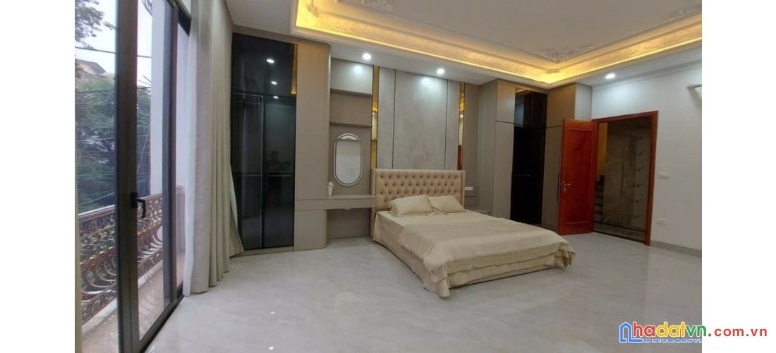 Bán nhà đầm trấu, hai bà trưng 55m, 7 tầng, mt 5.2m. giá: 32.3 tỷ. lh: 0937158386