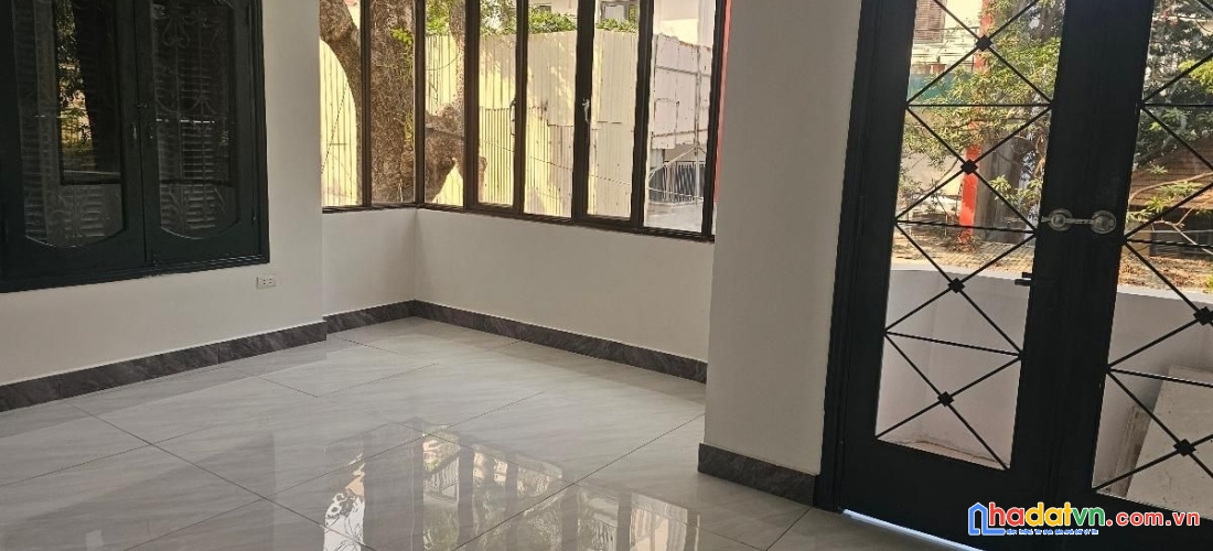 Bán nhà mặt phố lý nam đế. hoàn kiếm. lô góc. ô tô. vỉa hè. dt 44m2. mt 5m. giá 35.8 tỷ.