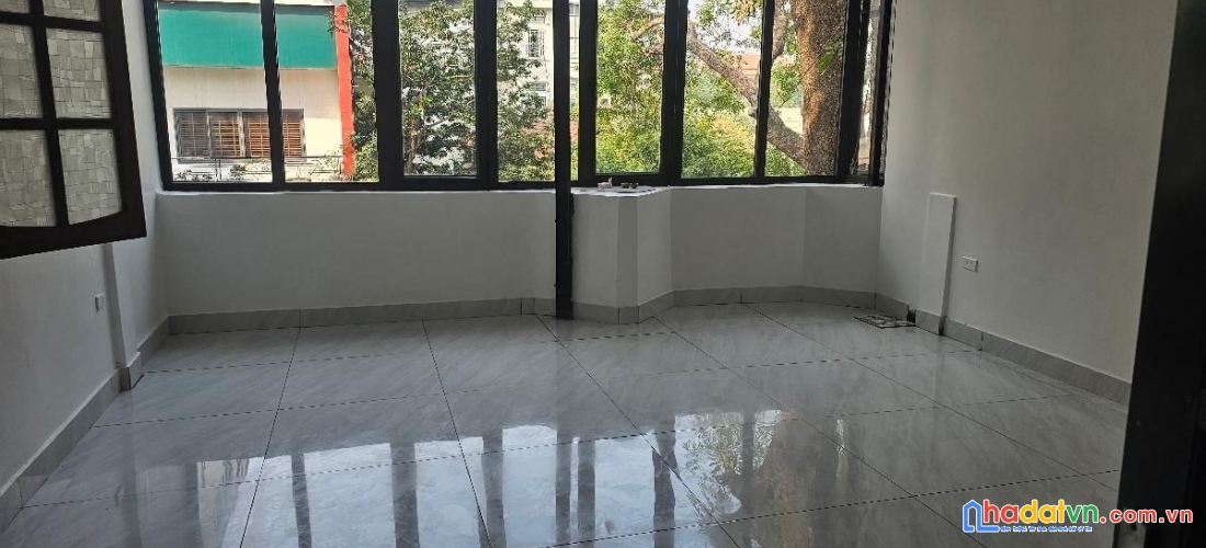 Bán nhà mặt phố lý nam đế. hoàn kiếm. lô góc. ô tô. vỉa hè. dt 44m2. mt 5m. giá 35.8 tỷ.