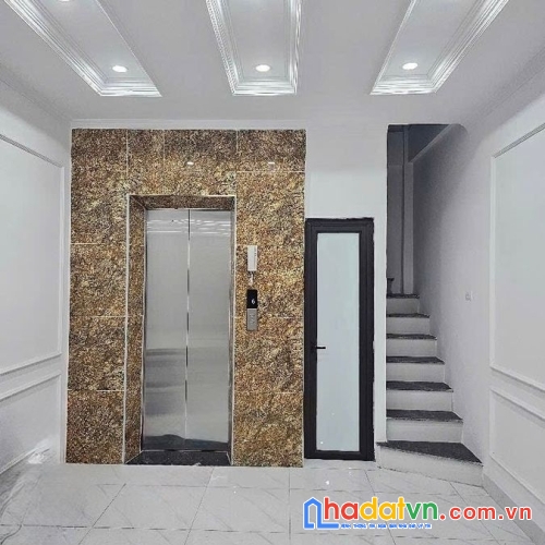Bán nhà mặt phố kim giang. hoàng mai. thang máy. lô góc. ô tô. vỉa hè. dt 43m2. giá 19.4 tỷ