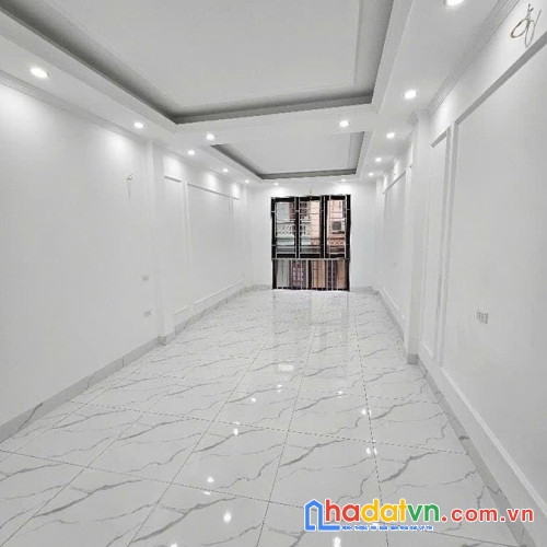 Bán nhà mặt phố kim giang. hoàng mai. thang máy. lô góc. ô tô. vỉa hè. dt 43m2. giá 19.4 tỷ