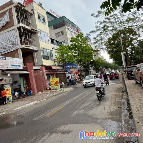 Bán nhà mặt phố kim giang. hoàng mai. thang máy. lô góc. ô tô. vỉa hè. dt 43m2. giá 19.4 tỷ