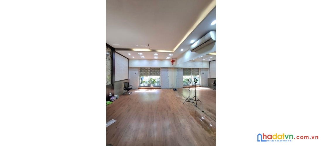 Bán nhà vũ phạm hàm. cầu giấy. 7 tầng thang máy. ô tô. dt 80m2. mt 5m. giá 40.8 tỷ.