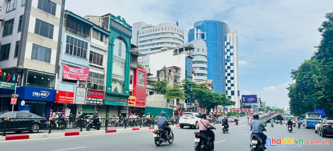 Bán đất mặt phố tây sơn. đống đa. ô tô. vỉa hè. dt 630m2. mt 18m. giá 358 tỷ