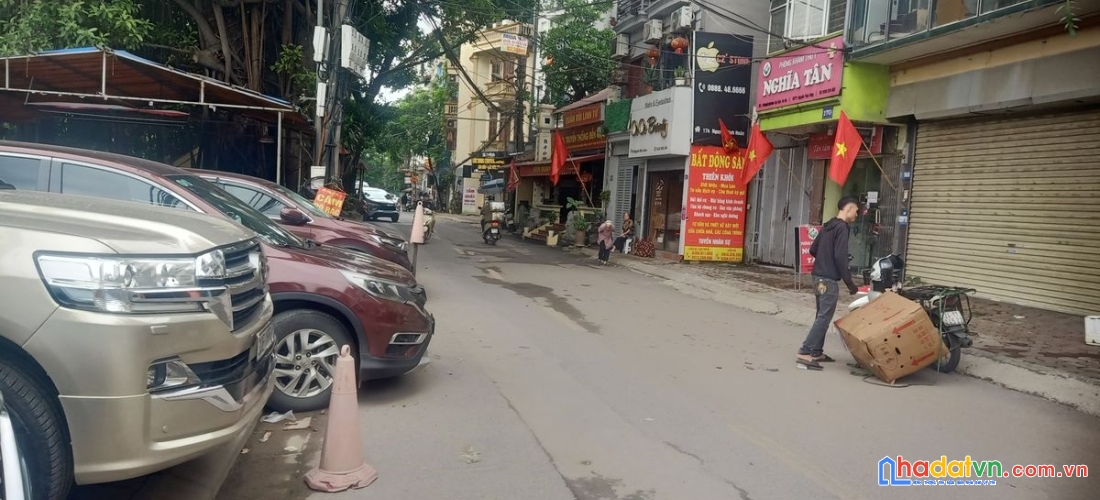 Bán nhà mặt phố nguyễn đình hoàn. cầu giấy. ô tô. vỉa hè. dt 133m2. giá 35.3 tỷ