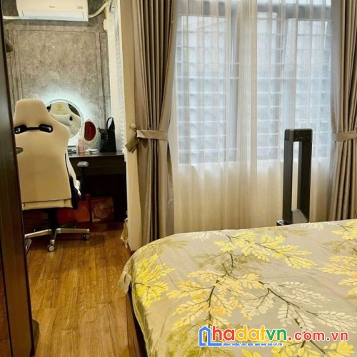 Bán nhà nguyễn khang. cầu giấy. dt 33m2. mt 5m. 5 tầng. giá 7.06 tỷ.