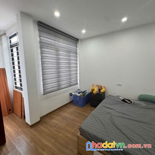 Bán nhà nguyễn khang. cầu giấy. dt 33m2. mt 5m. 5 tầng. giá 7.06 tỷ.