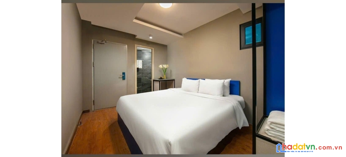 Bán nhà mặt phố trần quốc vượng. cầu giấy. lô góc. ô tô. vỉa hè. dt 130m2. giá 80.6 tỷ.