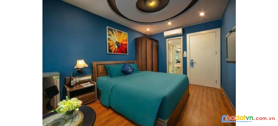 Bán nhà mặt phố trần quốc vượng. cầu giấy. lô góc. ô tô. vỉa hè. dt 130m2. giá 80.6 tỷ.