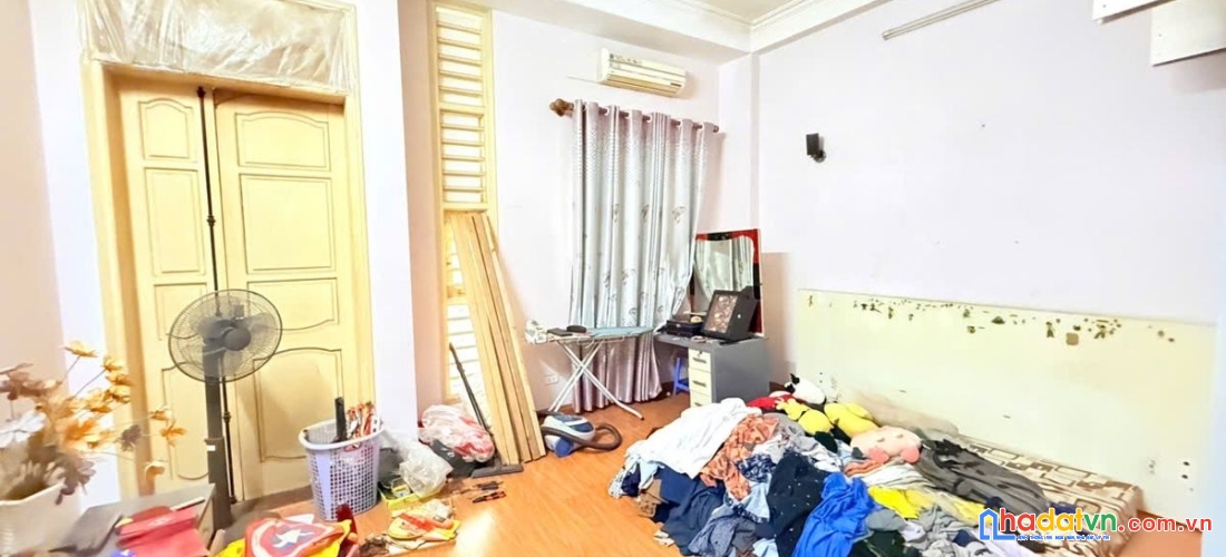 Bán nhà mạc thái tổ. cầu giấy. ô tô. vỉa hè. dt 60m2. mt 5m. 4 tầng. giá 33.5 tỷ.