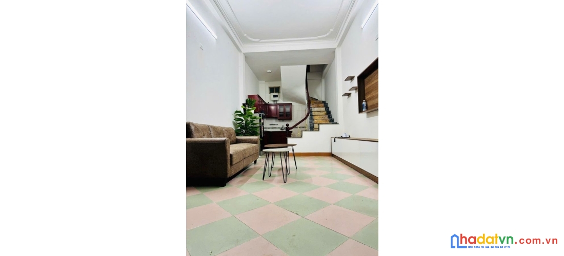 Bán nhà đường cầu giấy. cầu giấy. dt 30m2. mt 3.3m. 5 tầng. giá 7.9 tỷ.