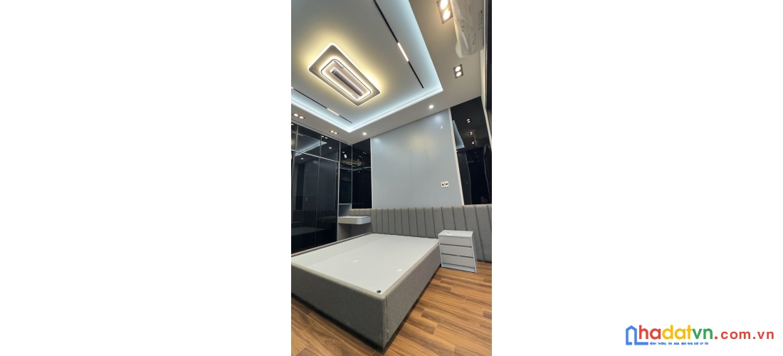 Bán nhà phố trần khát chân, hai bà trưng 55m, 4 tầng. giá: 14.8 tỷ. lh: 0937158386