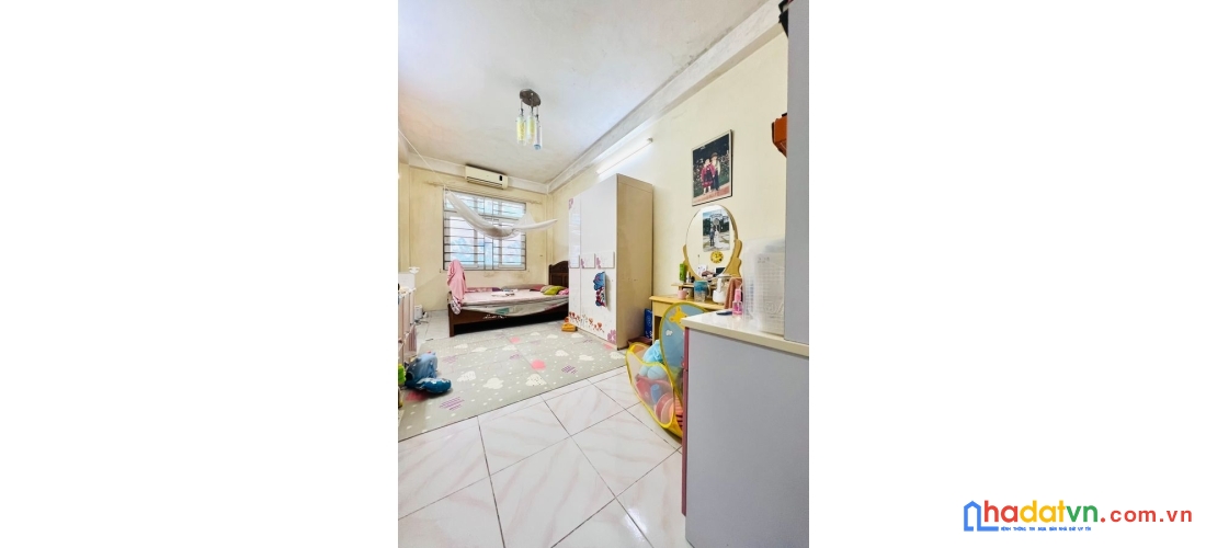 Bán nhà trần thái tông. cầu giấy. lô góc. dt 30m2. mt 3m. 5 tầng. giá 7.46 tỷ.