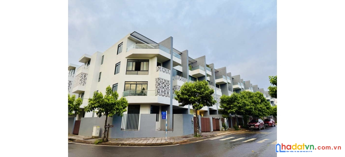 Bán căn góc 300m2, 4 tầng, trung tâm buôn mê thuột