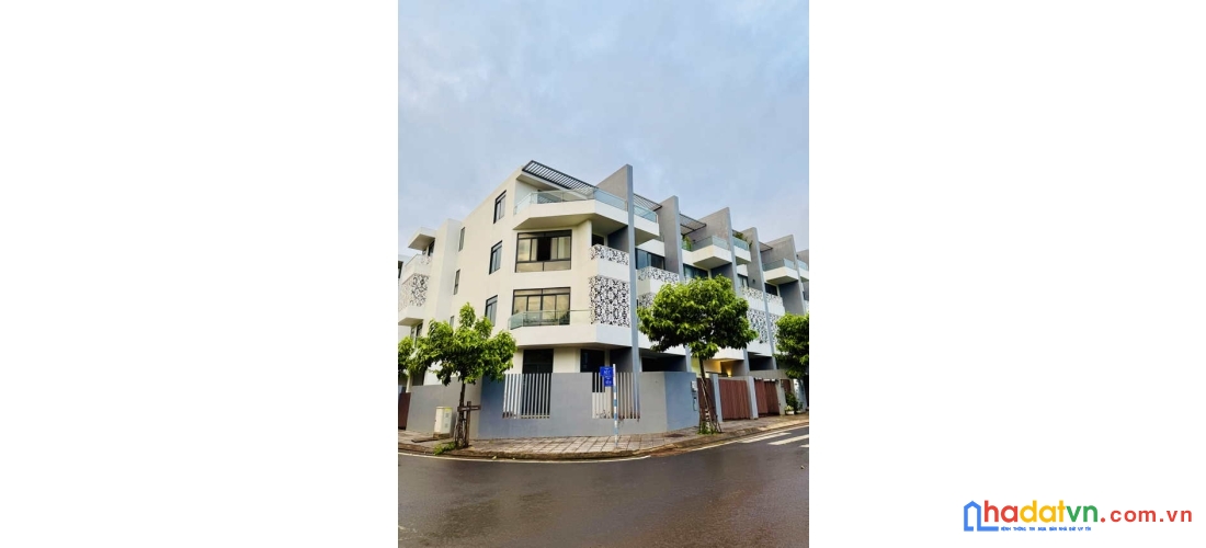 Bán căn góc 300m2, 4 tầng, trung tâm buôn mê thuột