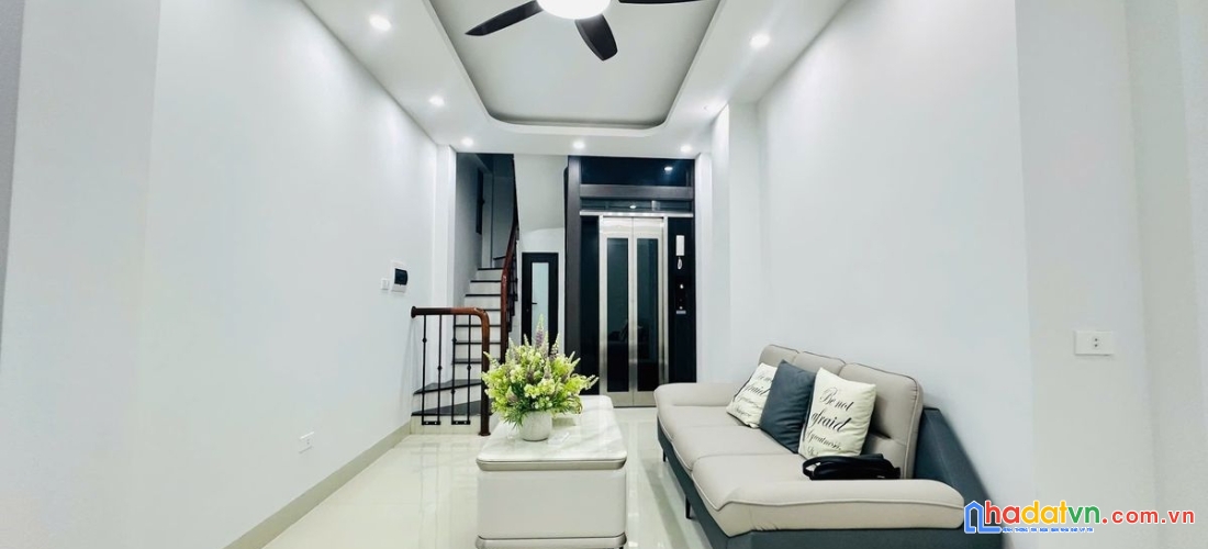 Bán nhà đê la thành. ba đình. 6 tầng thang máy. dt 32m2. mt 3.6m. giá 8.66 tỷ
