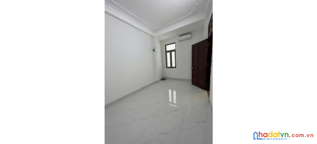 Bán nhà đê la thành. ba đình. dt 42m2. mt 6m. 4 tầng. giá 8.26 tỷ