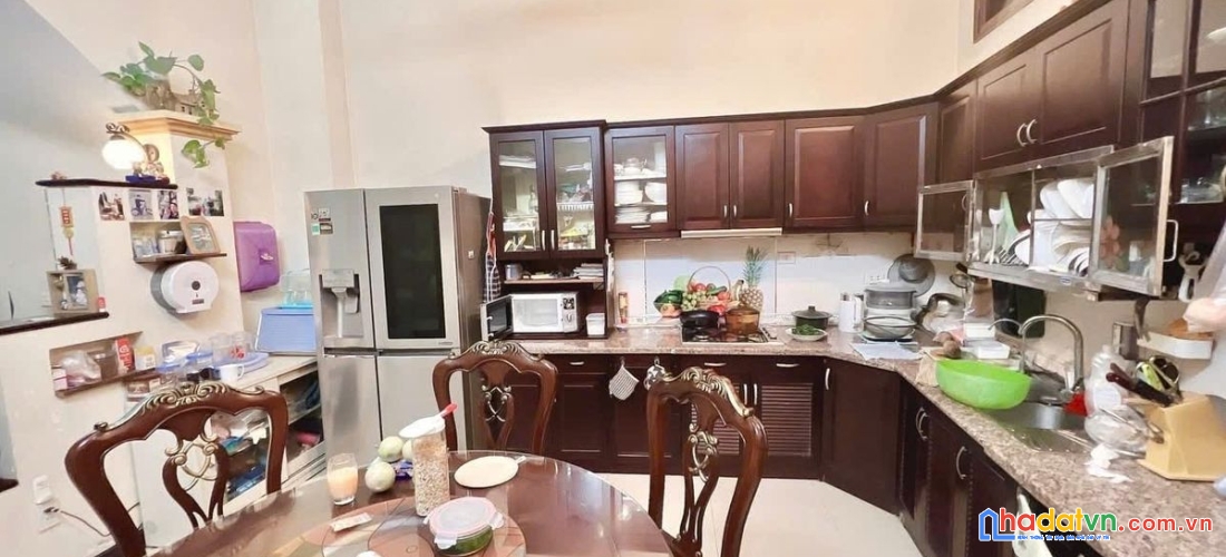 Bán nhà đê la thành. ba đình. dt 50m2. mt 4.2m. 5 tầng. giá 11.7 tỷ