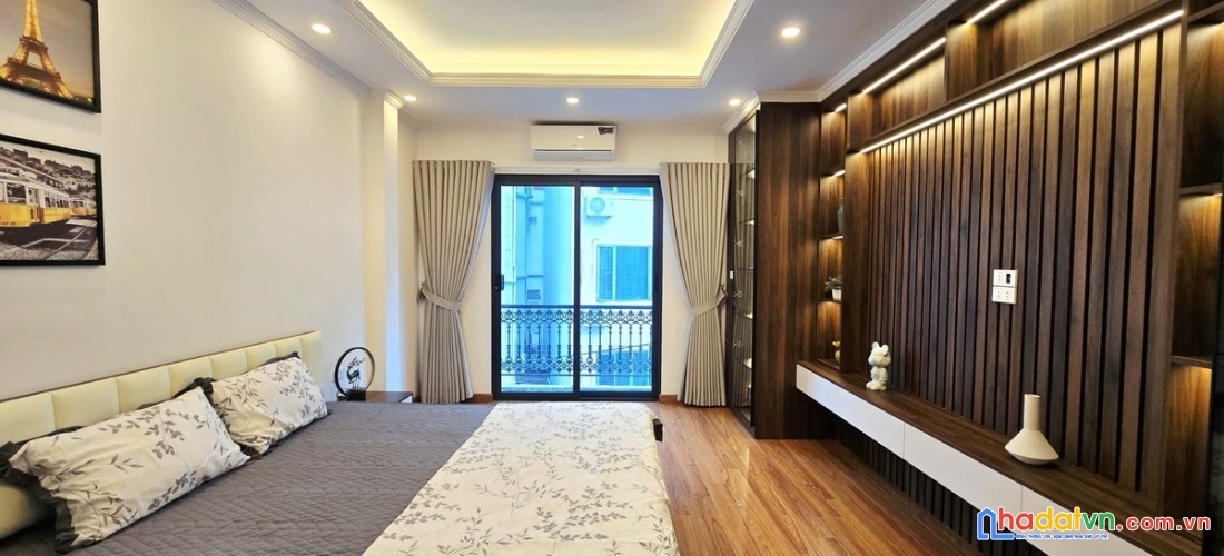 Bán nhà xuân la. tây hồ. 6 tầng thang máy. dt 36m2. mt 4.3m. giá 12.5 tỷ.