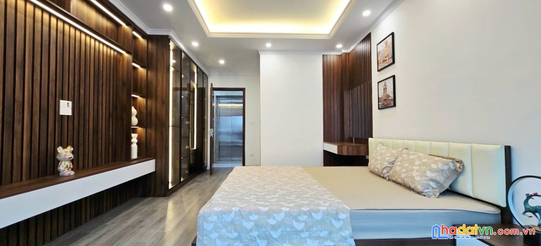 Bán nhà xuân la. tây hồ. 6 tầng thang máy. dt 36m2. mt 4.3m. giá 12.5 tỷ.