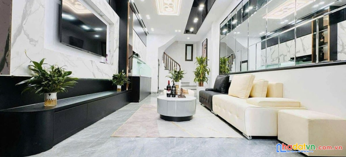 Bán nhà võ chí công. cầu giấy. dt 32m2. mt 3.8m. 5 tầng. giá 7.95 tỷ