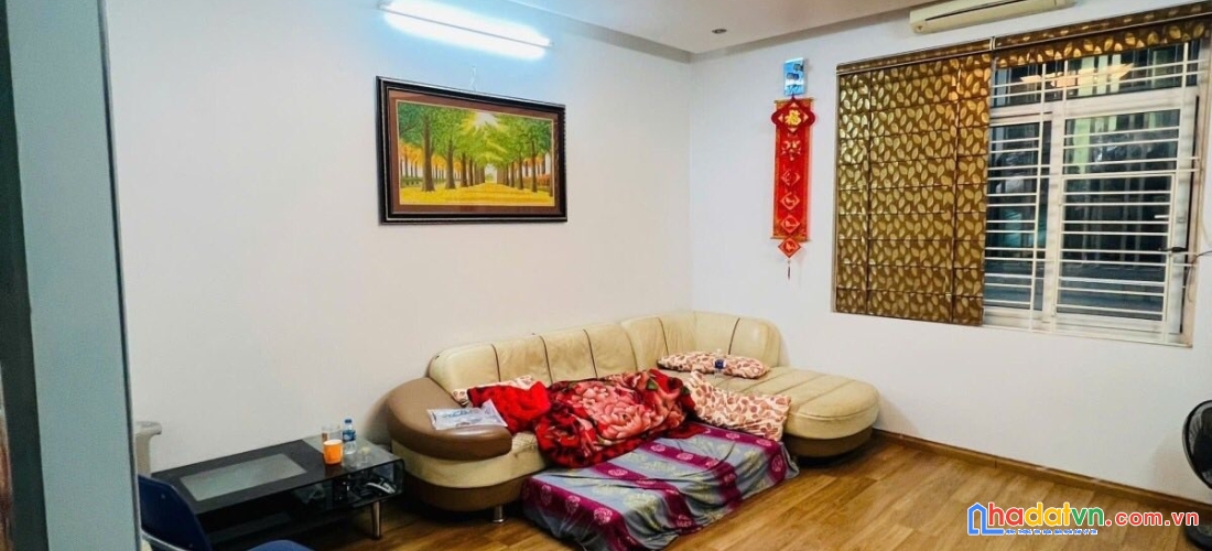 Bán nhà phố hoàng cầu, đống đa 46m, 5 tầng, mt 5.2m. giá: 17.2 tỷ
