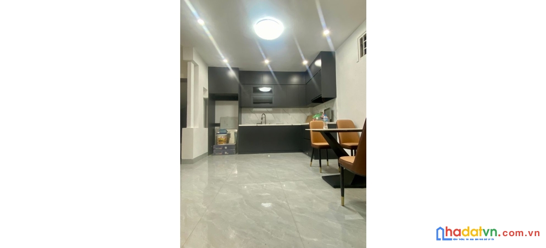 Bán nhà yên hòa. cầu giấy. lô góc. dt 34m2. mt 4.1m. 5 tầng. giá 7.9 tỷ