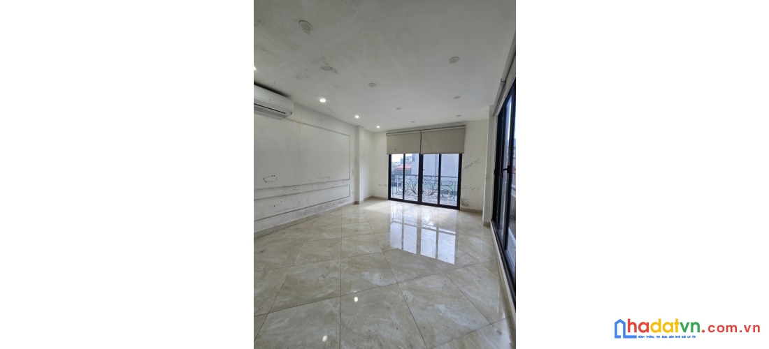 Bán nhà mặt phố láng hạ. đống đa. thang máy. lô góc. ô tô. vỉa hè. dt 35m2. giá 20.4 tỷ.