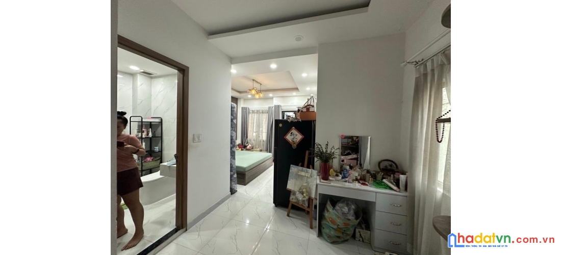 Trung tâm q10 - 4 tầng - 40,4m2 (4.4 x9) nở hậu 6,1m - sát mặt tiền - 8.x tỷ