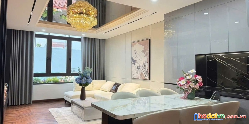 Bán nhà trần thái tông. cầu giấy. 6 tầng thang máy. ô tô. dt 42m2. mt 3.7m. giá 16.5 tỷ