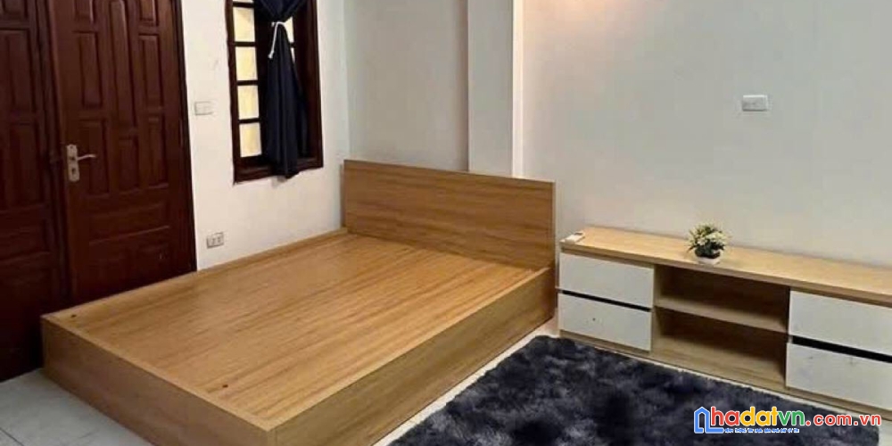 Bán nhà mặt phố tam khương, đống đa 28m, 6 tầng, mt 4.5m. giá: 17.9 tỷ. lh: 0937158386