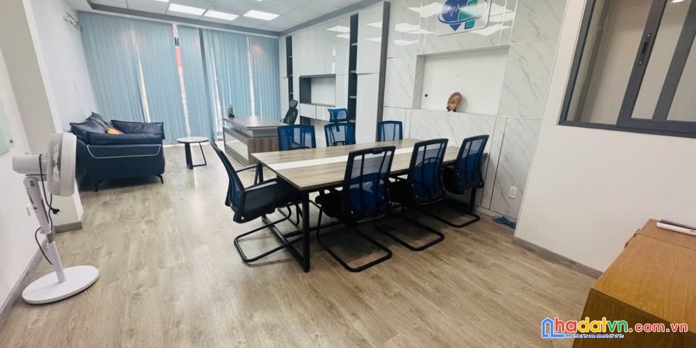 Toà nhà văn phòng - mặt tiền đồ sơn - sổ vuông a4 - chủ gấp giảm còn 18.250 tỷ