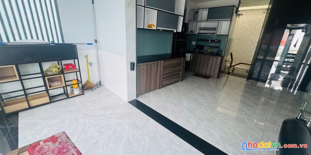 Toà nhà văn phòng - mặt tiền đồ sơn - sổ vuông a4 - chủ gấp giảm còn 18.250 tỷ