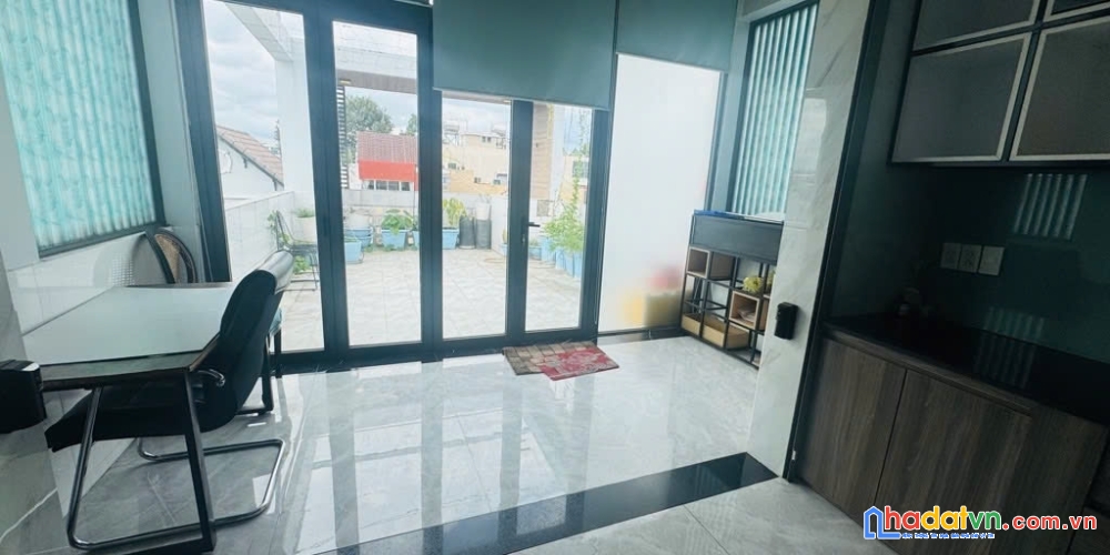 Toà nhà văn phòng - mặt tiền đồ sơn - sổ vuông a4 - chủ gấp giảm còn 18.250 tỷ